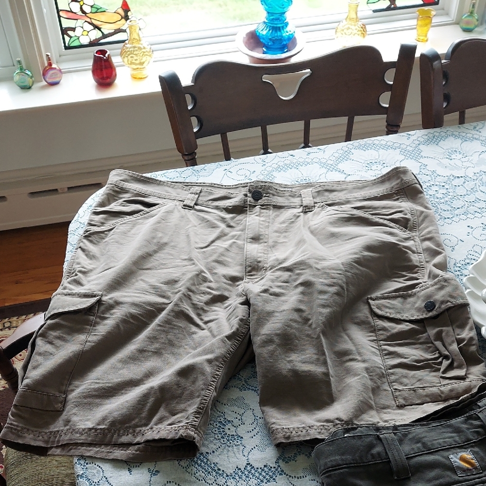 Men's Cargo Shorts in Taupe
